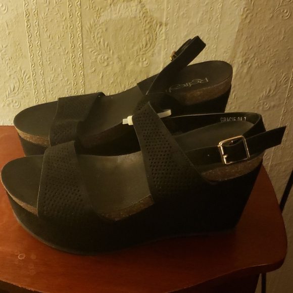 Women's sandals - Picture 2 of 4